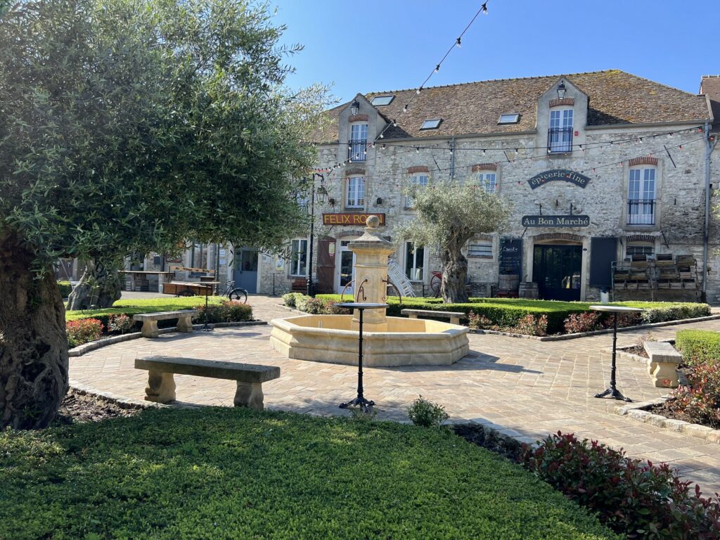 Place du Village